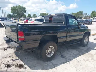 1998 Dodge 1500 z VIN 1B7HF16ZXWS574406, wystawiony jako IAAI lot #42409277 z przebiegiem 168 959 mil mil oraz . Historia ofert i sprzedaży dostępna na DreamBid. Obrazek 4.