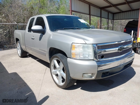 2008 Chevrolet Silverado 1500 LT w/1LT with VIN 1GCEC19J08Z275521, listed as a IAAI auction lot 41859064 with 171,186 mi miles. Bid and sale history available at carsss.com. Image 1.