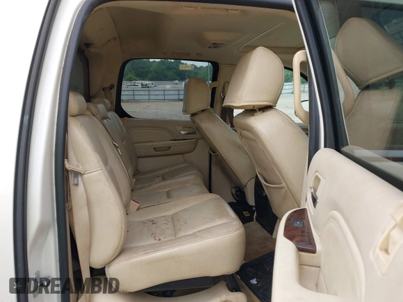 2007 Cadillac Escalade EXT with VIN 3GYFK62817G141539, listed as a IAAI auction lot 42022337 with 211,440 mi miles. Bid and sale history available at carsss.com. Image 8.