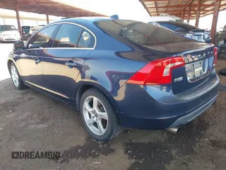 2012 Volvo S60 T5 с VIN YV1622FS6C2076723, выставлен на аукционе IAAI как лот 42125298 с пробегом 165 184 миль миль и . История ставок и продаж доступна на DreamBid. Изображение 3.