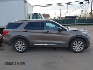 2021 Ford Explorer Limited with VIN 1FMSK8FH2MGB77611, listed as a IAAI auction lot 41951777 with 70,550 mi miles. Bid and sale history available at carsss.com. Image 13.