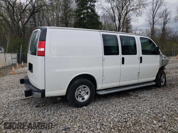 2022 Chevrolet Express Cargo with VIN 1GCWGAFPXN1155012, listed as a Copart auction lot 62039645 with 30,890 mi miles and Salvage title. Bid and sale history available at DreamBid. Image 3.