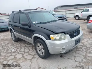 2007 Ford Escape XLT with VIN 1FMYU03107KA04717, listed as a IAAI auction lot 41418772 with 240,440 mi miles. Bid and sale history available at carsss.com. Image 1.