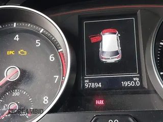 2015 Volkswagen Golf GTI SE with VIN 3VW5T7AU5FM102579, listed as a IAAI auction lot 41131577 with 97,894 mi miles. Bid and sale history available at carsss.com. Image 16.