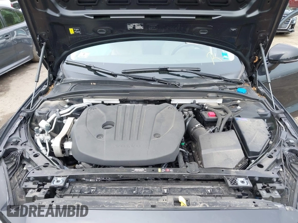 2023 Volvo V60 Plus with VIN YV4L12WY5P2105714, listed as a IAAI auction lot 42372970 with 30,170 mi miles and . Bid and sale history available at DreamBid. Image 10.