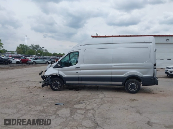2018 Ford Transit Cargo with VIN 1FTBW2XG2JKB28316, listed as a IAAI auction lot 42383400 with Not provided miles and . Bid and sale history available at DreamBid. Image 14.