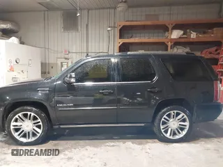 2013 Cadillac Escalade Premium z VIN 1GYS4CEFXDR209348, wystawiony jako IAAI lot #42314700 z przebiegiem 122 923 mil mil oraz . Historia ofert i sprzedaży dostępna na DreamBid. Obrazek 14.