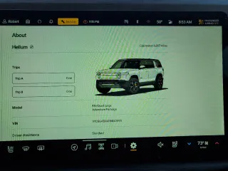2024 Rivian R1S Adventure z VIN 7PDSGABA4RN043975, wystawiony jako Copart lot #41524615 z przebiegiem 6 807 mil mil oraz Szkoda całkowita • Salvage title. Historia ofert i sprzedaży dostępna na DreamBid. Obrazek 9.