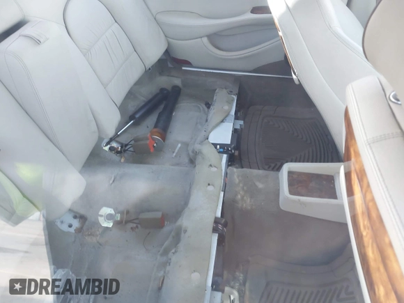 1998 Jaguar XJ Vanden Plas with VIN SAJKX6241WC829353, listed as a IAAI auction lot 41872667 with Not Provided miles and . Bid and sale history available at DreamBid. Image 8.
