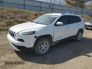 2016 Jeep Cherokee Latitude z VIN 1C4PJMCB7GW366559, wystawiony jako Copart lot #53638035 z przebiegiem 120 487 mil mil oraz Czysty tytuł • Clean title. Historia ofert i sprzedaży dostępna na DreamBid. Obrazek 1.
