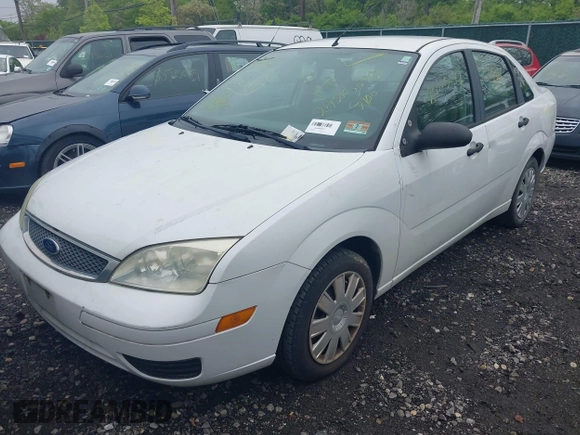 2005 Ford Focus S с VIN 1FAFP34N55W206048, выставлен на аукционе IAAI как лот 42293744 с пробегом Не указан миль и . История ставок и продаж доступна на DreamBid. Изображение 2.