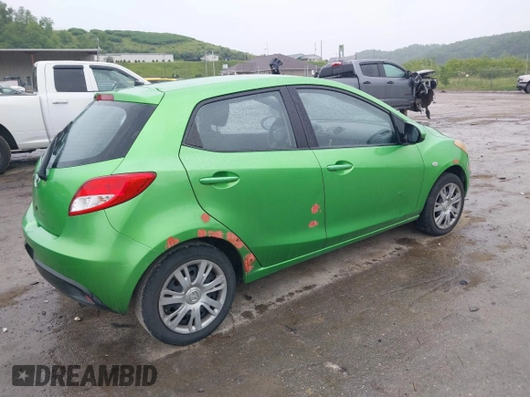 2012 Mazda 2 Sport z VIN JM1DE1KY8C0138921, wystawiony jako IAAI lot #42386937 z przebiegiem 263 981 mil mil oraz . Historia ofert i sprzedaży dostępna na DreamBid. Obrazek 4.