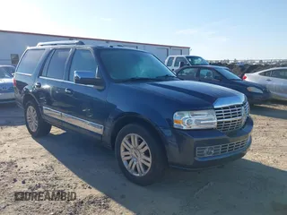 2013 Lincoln Navigator z VIN 5LMJJ2H59DEL00635, wystawiony jako IAAI lot #41835805 z przebiegiem 105 922 mil mil oraz . Historia ofert i sprzedaży dostępna na DreamBid. Obrazek 1.