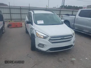 2018 Ford Escape SE with VIN 1FMCU0G90JUC41570, listed as a IAAI auction lot 41382675 with 67,285 mi miles. Bid and sale history available at carsss.com. Image 1.