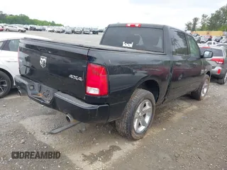2015 Ram 1500 Express z VIN 1C6RR6KT1FS542543, wystawiony jako IAAI lot #42088483 z przebiegiem 232 955 mil mil oraz . Historia ofert i sprzedaży dostępna na DreamBid. Obrazek 4.