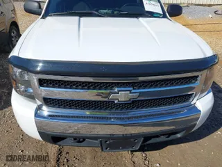2008 Chevrolet Silverado 1500 LT w/1LT with VIN 3GCEK13J18G236402, listed as a IAAI auction lot 41659037 with 206,368 mi miles. Bid and sale history available at carsss.com. Image 12.
