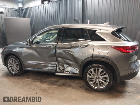2024 Infiniti QX50 Luxe with VIN 3PCAJ5BB9RF109777, listed as a IAAI auction lot 42548162 with 16,661 mi miles and . Bid and sale history available at DreamBid. Image 6.