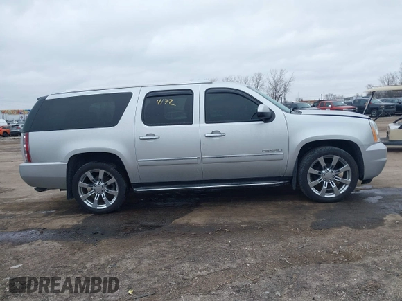 2014 GMC Yukon XL Denali with VIN 1GKS2MEF1ER246201, listed as a IAAI auction lot 41454172 with 135,394 mi miles. Bid and sale history available at carsss.com. Image 13.