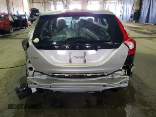 2016 Volvo V60 T5 Drive-E Platinum z VIN YV140MEM0G1307395, wystawiony jako Copart lot #51317415 z przebiegiem 131 703 mil mil oraz Czysty tytuł • Clean title. Historia ofert i sprzedaży dostępna na DreamBid. Obrazek 6.