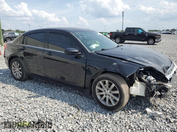 2014 Chrysler 200 Touring z VIN 1C3CCBBB9EN107481, wystawiony jako Copart lot #57303845 z przebiegiem 169 320 mil mil oraz Nie do naprawy • Non repairable. Historia ofert i sprzedaży dostępna na DreamBid. Obrazek 4.