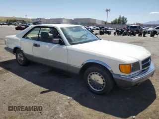 1984 Mercedes-Benz 500 z VIN WDBCA44A1EA029351, wystawiony jako Copart lot #59357115 z przebiegiem 155 975 mil mil oraz Tytuł czysty. Historia ofert i sprzedaży dostępna na DreamBid. Obrazek 4.