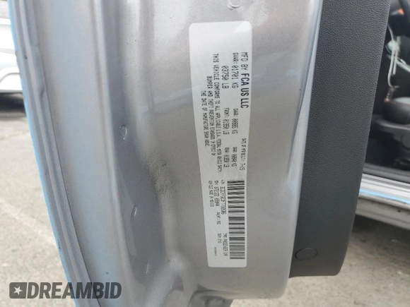 2015 FIAT 500e z VIN 3C3CFFGE3FT732686, wystawiony jako Copart lot #65449365 z przebiegiem 20 976 mil mil oraz Szkoda całkowita • Salvage title. Historia ofert i sprzedaży dostępna na DreamBid. Obrazek 13.
