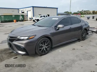 2023 Toyota Camry SE z VIN 4T1T11AK3PU170075, wystawiony jako Copart lot #59023595 z przebiegiem 18 505 mil mil oraz Szkoda całkowita • Salvage title. Historia ofert i sprzedaży dostępna na DreamBid. Obrazek 1.