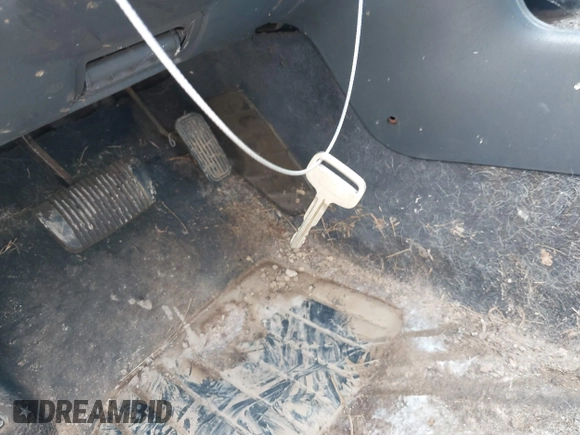 1992 Toyota Camry LE z VIN 4T1SK12E0NU021654, wystawiony jako IAAI lot #42305378 z przebiegiem 305 421 mil mil oraz . Historia ofert i sprzedaży dostępna na DreamBid. Obrazek 11.