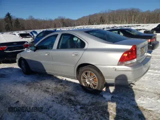 2008 Volvo S60 2.5T with VIN YV1RH592382670816, listed as a Copart auction lot 89077025 with 147,401 mi miles and Clean Title. Bid and sale history available at carsss.com. Image 2.