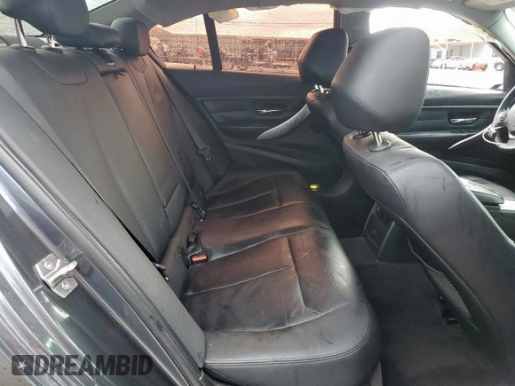 2013 BMW 3 Series 328i z VIN WBA3A5G53DNP19533, wystawiony jako Copart lot #55752525 z przebiegiem 92 472 mil mil oraz Szkoda całkowita • Salvage title. Historia ofert i sprzedaży dostępna na DreamBid. Obrazek 10.