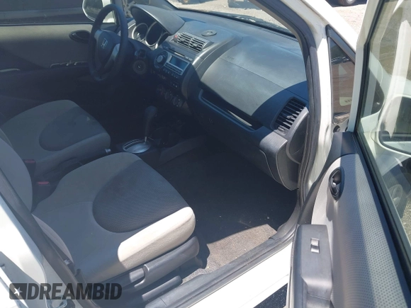 2007 Honda Fit с VIN JHMGD38437S011129, выставлен на аукционе IAAI как лот 42581199 с пробегом 193 482 миль миль и . История ставок и продаж доступна на DreamBid. Изображение 5.