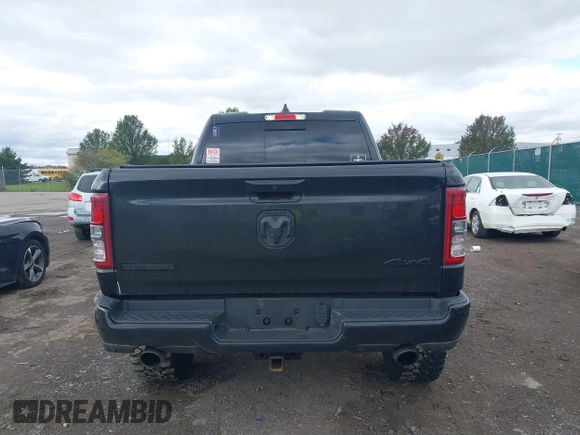 2022 Ram 1500 Big Horn z VIN 1C6SRFBT2NN206382, wystawiony jako IAAI lot #40603033 z przebiegiem 40 881 mil mil oraz . Historia ofert i sprzedaży dostępna na DreamBid. Obrazek 16.