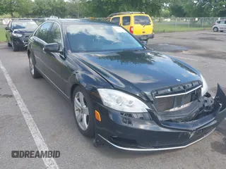 2011 Mercedes-Benz S 550 with VIN WDDNG8GB4BA406888, listed as a IAAI auction lot 42681000 with 312,662 mi miles and . Bid and sale history available at DreamBid. Image 1.