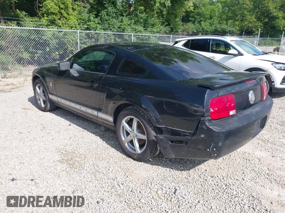 2008 Ford Mustang Deluxe with VIN 1ZVHT80N285196801, listed as a IAAI auction lot 42685201 with 303,943 mi miles and . Bid and sale history available at DreamBid. Image 3.