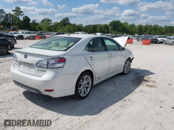 2010 Lexus HS with VIN JTHBB1BA9A2002350, listed as a IAAI auction lot 42072815 with 156,603 mi miles. Bid and sale history available at carsss.com. Image 4.