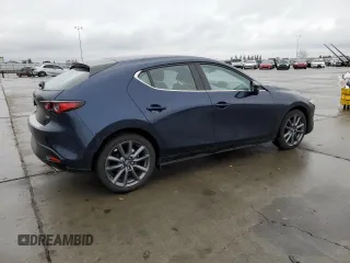 2022 Mazda Mazda3 Hatchback Preferred with VIN JM1BPALL2N1518645, listed as a Copart auction lot 73013402 with 4,492 mi miles. Bid and sale history available at carsss.com. Image 3.