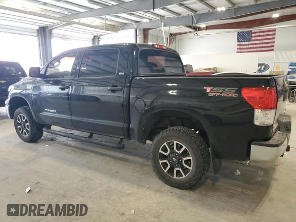 2013 Toyota Tundra z VIN 5TFDW5F13DX281916, wystawiony jako Copart lot #55177945 z przebiegiem 119 446 mil mil oraz Szkoda całkowita • Salvage title. Historia ofert i sprzedaży dostępna na DreamBid. Obrazek 2.