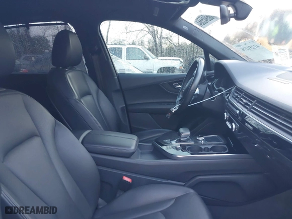 2017 Audi Q7 Premium Plus with VIN WA1LAAF78HD004770, listed as a IAAI auction lot 41251276 with 127,854 mi miles. Bid and sale history available at carsss.com. Image 5.