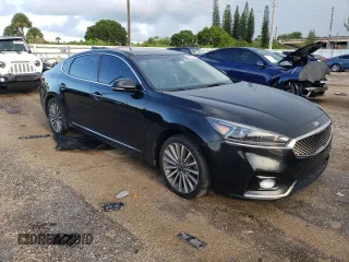 2017 Kia Cadenza Premium with VIN KNALC4J1XH5039385, listed as a Copart auction lot 69033414 with 135,541 mi miles and Clean Title. Bid and sale history available at carsss.com. Image 4.