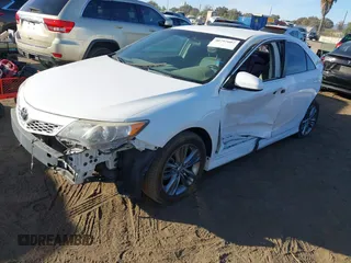 2013 Toyota Camry L with VIN 4T1BF1FK5DU296293, listed as a IAAI auction lot 40797607 with 71,175 mi miles. Bid and sale history available at carsss.com. Image 2.