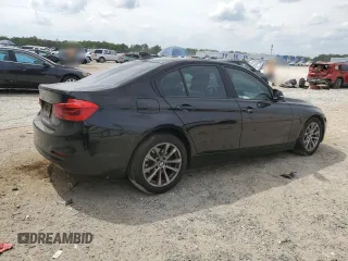 2017 BMW 3 Series 320i z VIN WBA8A9C52HK620440, wystawiony jako Copart lot #54100435 z przebiegiem 104 555 mil mil oraz Szkoda całkowita • Salvage title. Historia ofert i sprzedaży dostępna na DreamBid. Obrazek 3.