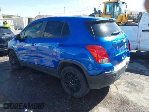 2015 Chevrolet Trax LS with VIN KL7CJKSB8FB116027, listed as a IAAI auction lot 41915553 with 105,541 mi miles. Bid and sale history available at carsss.com. Image 3.