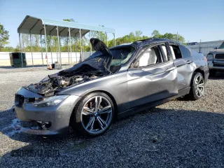 2012 BMW 3 Series 328i z VIN WBA3A5C56CF342095, wystawiony jako Copart lot #52299665 z przebiegiem Nie podano mil oraz Szkoda całkowita • Salvage title. Historia ofert i sprzedaży dostępna na DreamBid. Obrazek 1.
