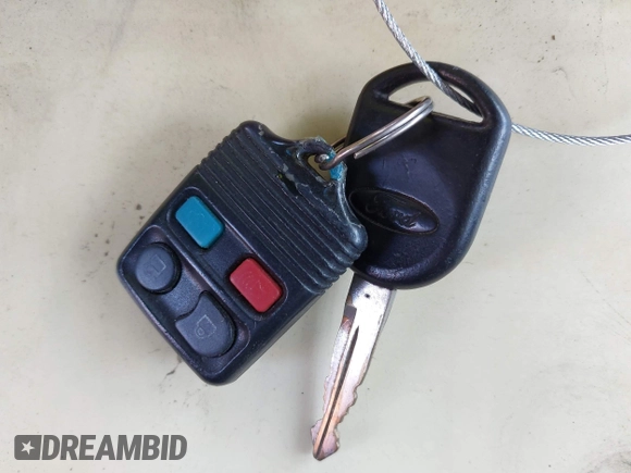 2005 Ford Escape XLT with VIN 1FMCU03195KA67225, listed as a IAAI auction lot 42614934 with 223,473 mi miles and . Bid and sale history available at DreamBid. Image 11.
