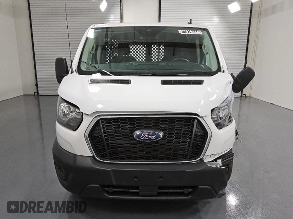 2024 Ford Transit Cargo with VIN 1FTBR1Y88RKA33375, listed as a Copart auction lot 77019444 with 7,771 mi miles and Clean Title. Bid and sale history available at DreamBid. Image 5.