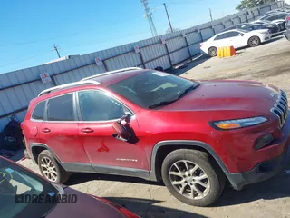 2017 Jeep Cherokee Latitude with VIN 1C4PJLCB2HW607682, listed as a IAAI auction lot 41698412 with 136,562 mi miles and . Bid and sale history available at DreamBid. Image 12.