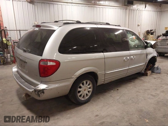 2002 Chrysler Town & Country LXi with VIN 2C4GP54L82R696630, listed as a IAAI auction lot 41730948 with 218,454 mi miles. Bid and sale history available at carsss.com. Image 4.