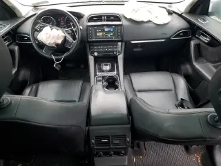 2017 Jaguar F-Pace 35t with VIN SADCS2BV0HA899402, listed as a Copart auction lot 72401724 with 215,624 mi miles and Salvage Title. Bid and sale history available at DreamBid. Image 8.