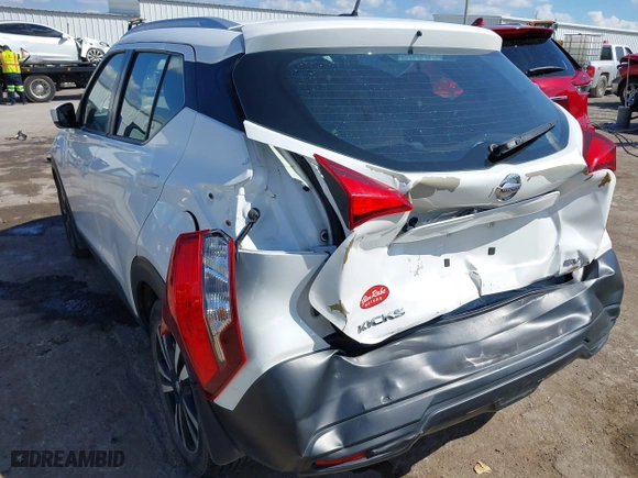 2018 Nissan Kicks SV with VIN 3N1CP5CU1JL505380, listed as a IAAI auction lot 40267581 with 80,705 mi miles. Bid and sale history available at carsss.com. Image 6.