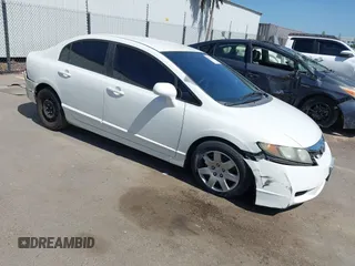 2009 Honda Civic LX z VIN 19XFA16549E018876, wystawiony jako IAAI lot #42261819 z przebiegiem 190 117 mil mil oraz . Historia ofert i sprzedaży dostępna na DreamBid. Obrazek 1.